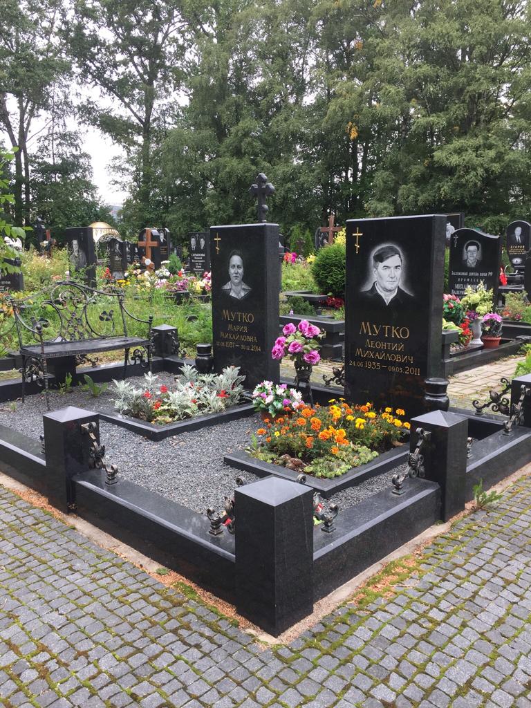 Памятники и надгробия в Екатеринбурге по низким ценам