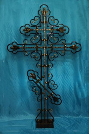 кованый металлический крест
